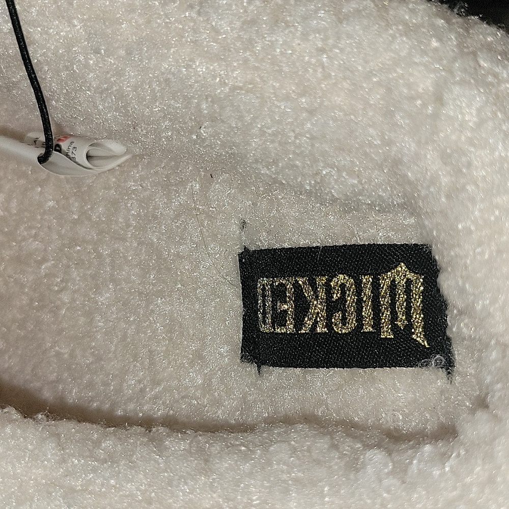 Wicked Slippers - Picture 6 of 7